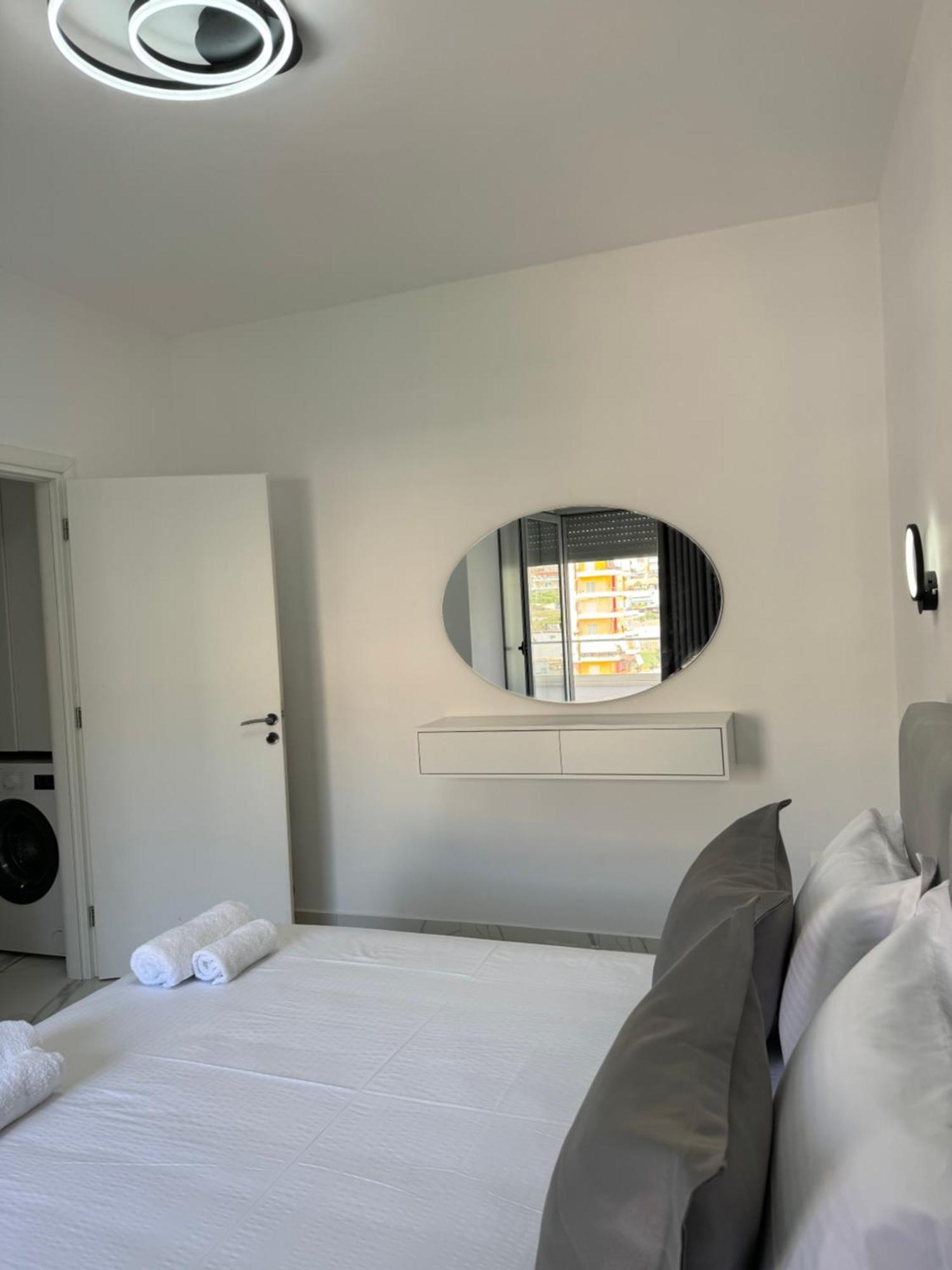Golden Seaview Two Bedroom Appartement Sarandë