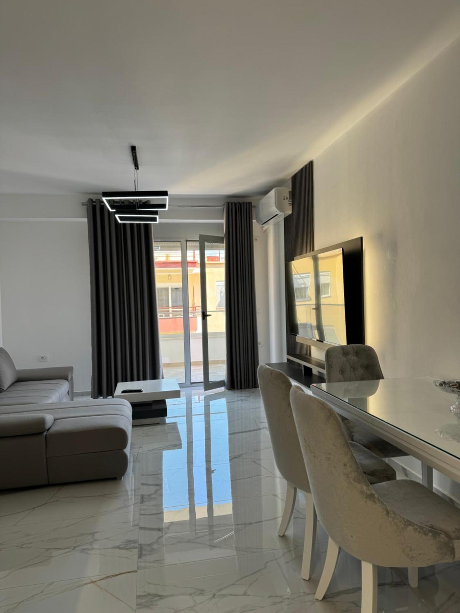 Golden Seaview Two Bedroom Appartement *